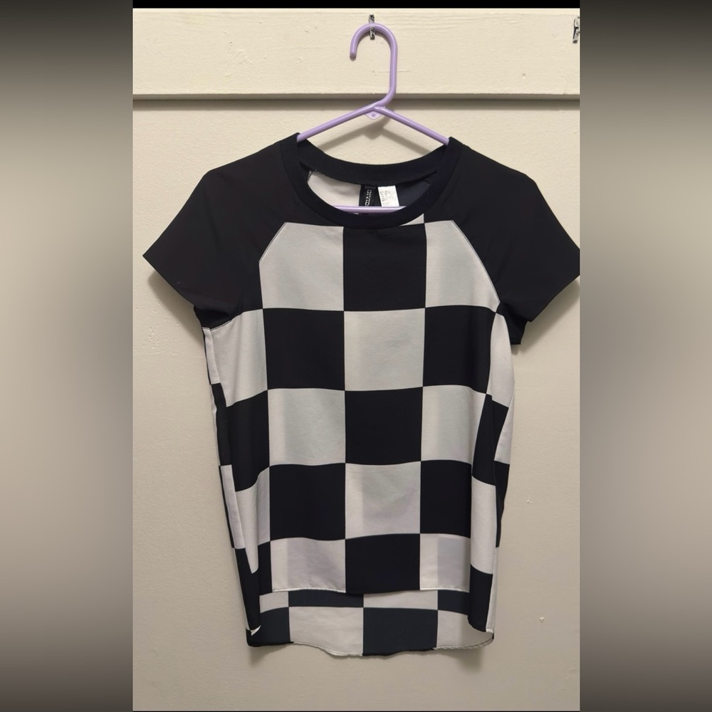 H&M Black and White Checkered Short Sleeve Top